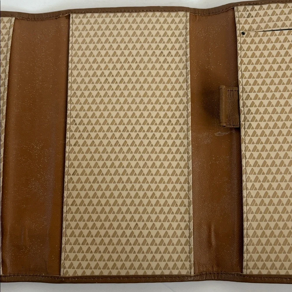 Vintage Liz Claiborne tan and beige pocketbook checkbook snap close wallet